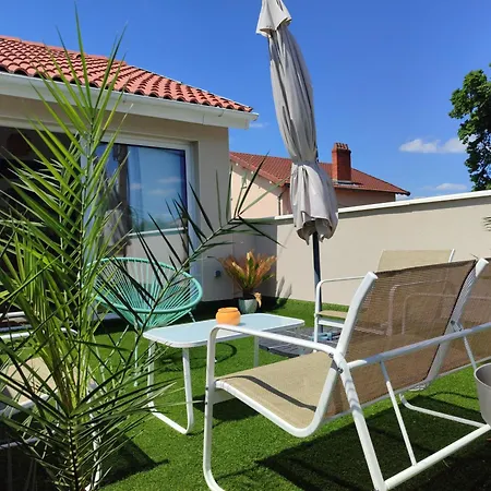 Дом отдыха Maison Cosy Terrasse Ensoleille *